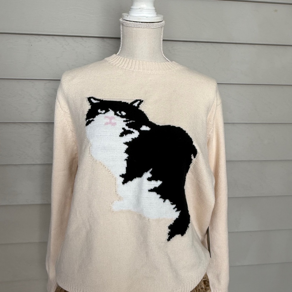 Cozy Cat Sweater in Black and White size M